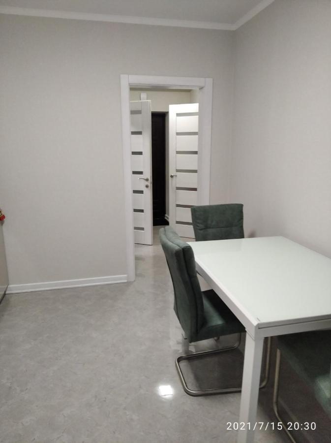 Ferienwohnung Жк Версаль Парк Irpin Exterior foto