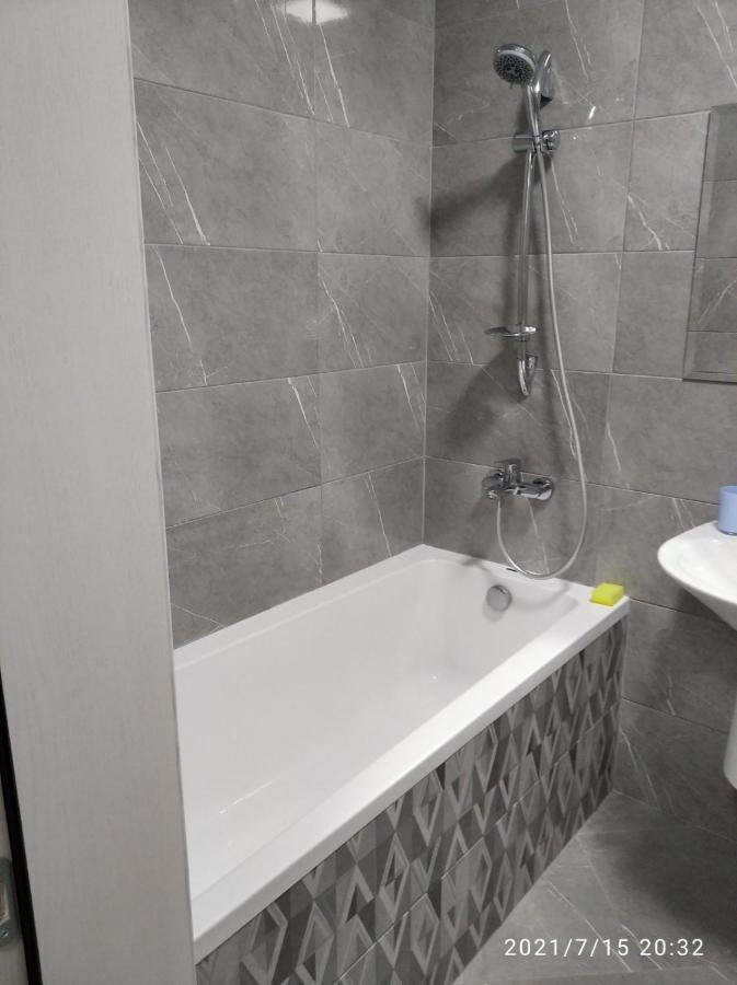 Ferienwohnung Жк Версаль Парк Irpin Exterior foto